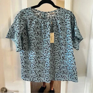 413 NWT Tucker Lola Top Size Medium Color Blue White